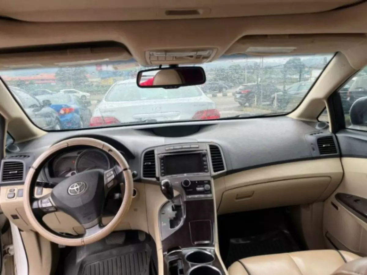 interiorFront