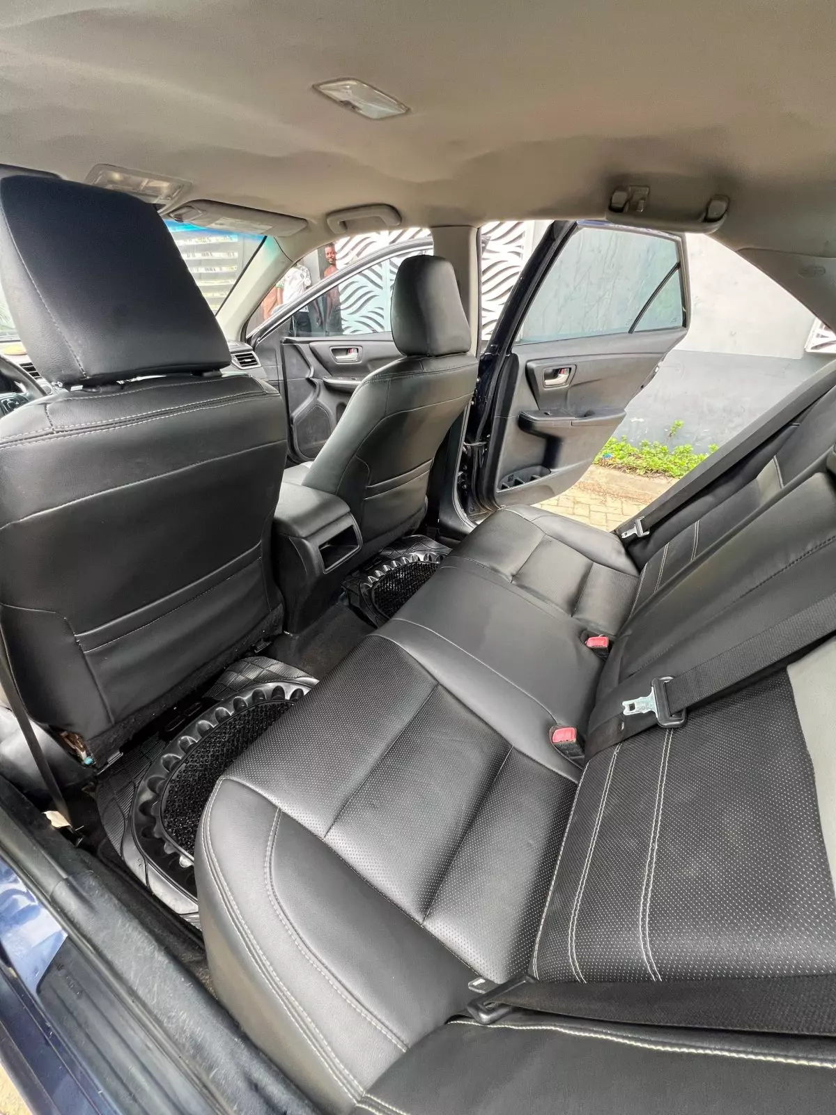 interiorBack