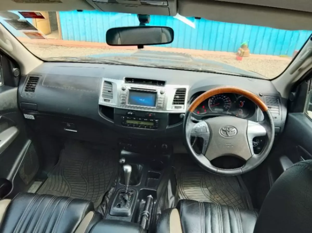 interiorFront