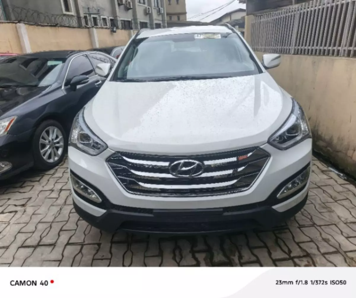 Hyundai Santa Fe - 2015