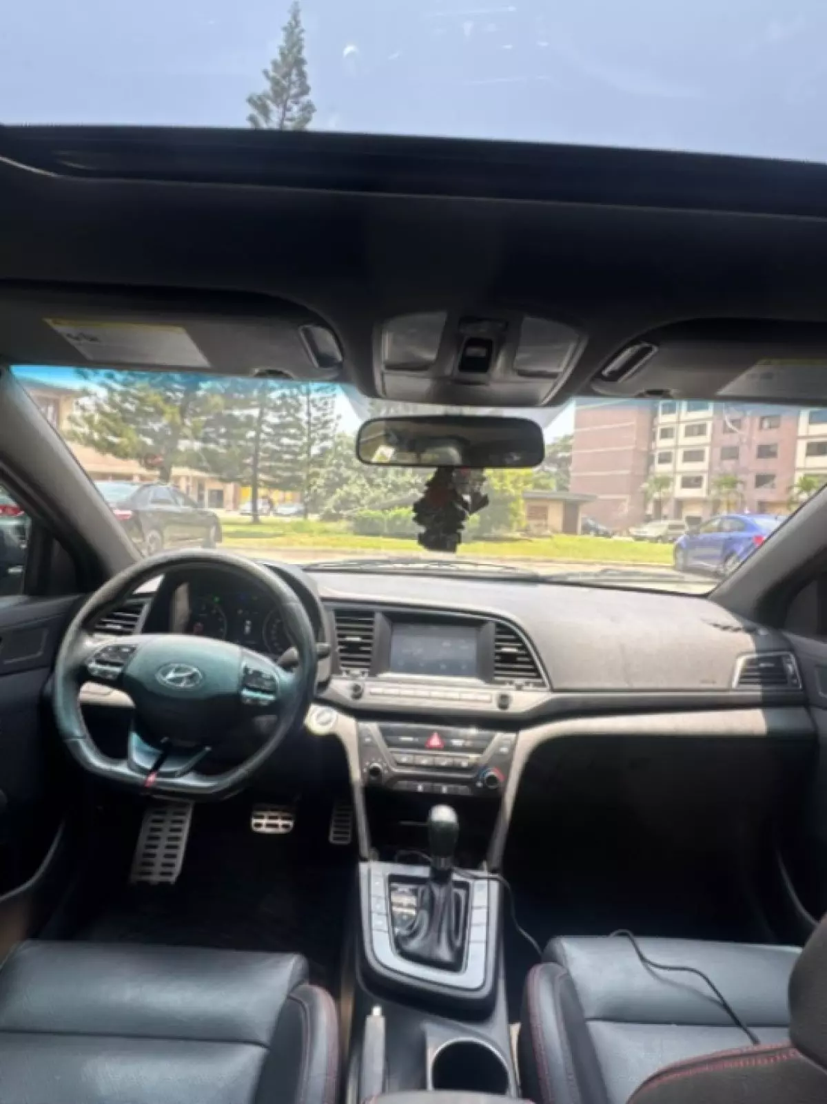interiorFront