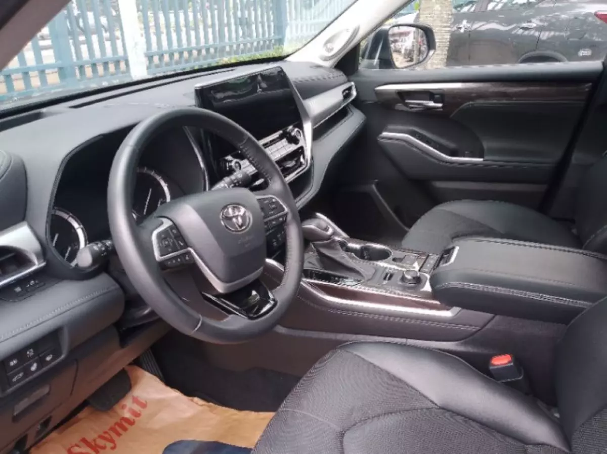 interiorFront