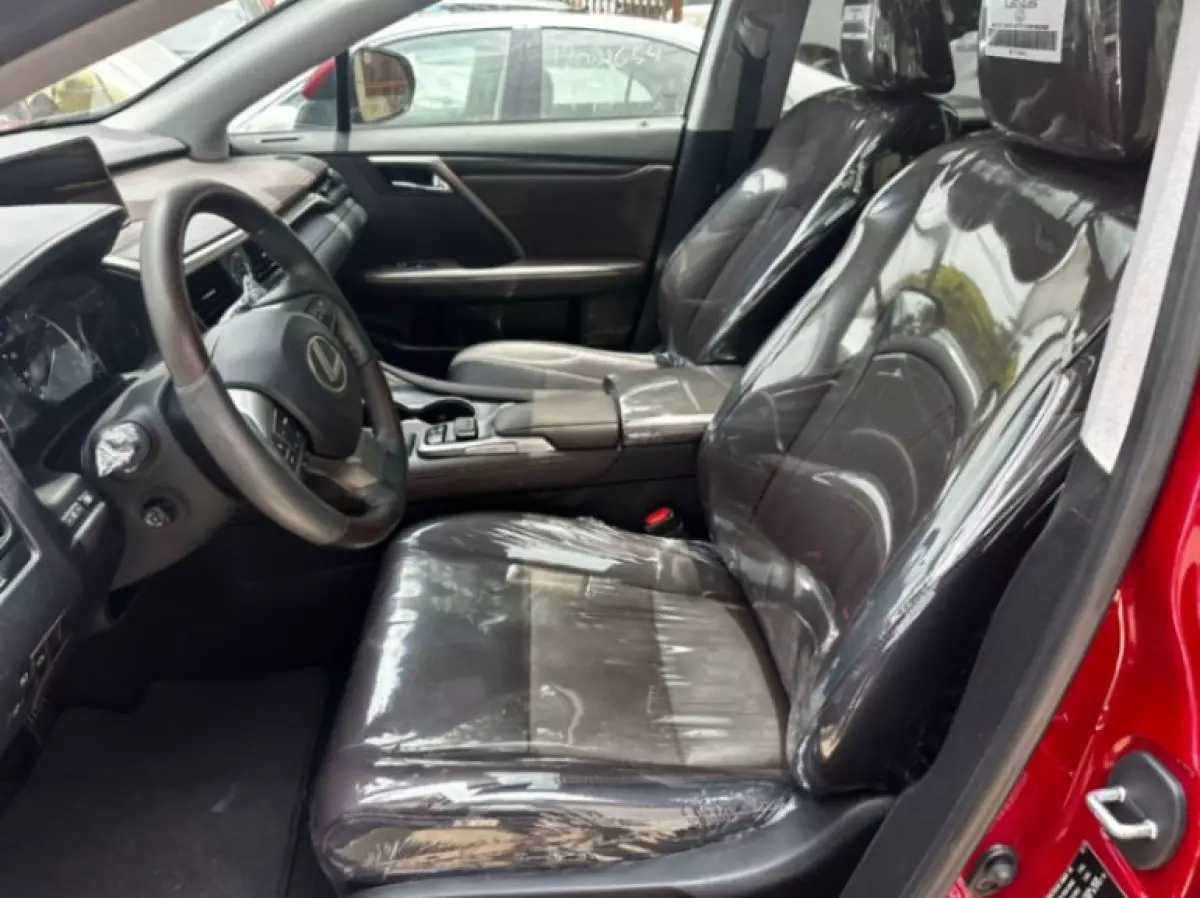 interiorFront