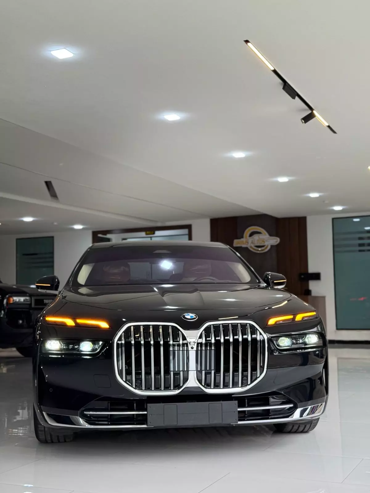 BMW 735 - 2025