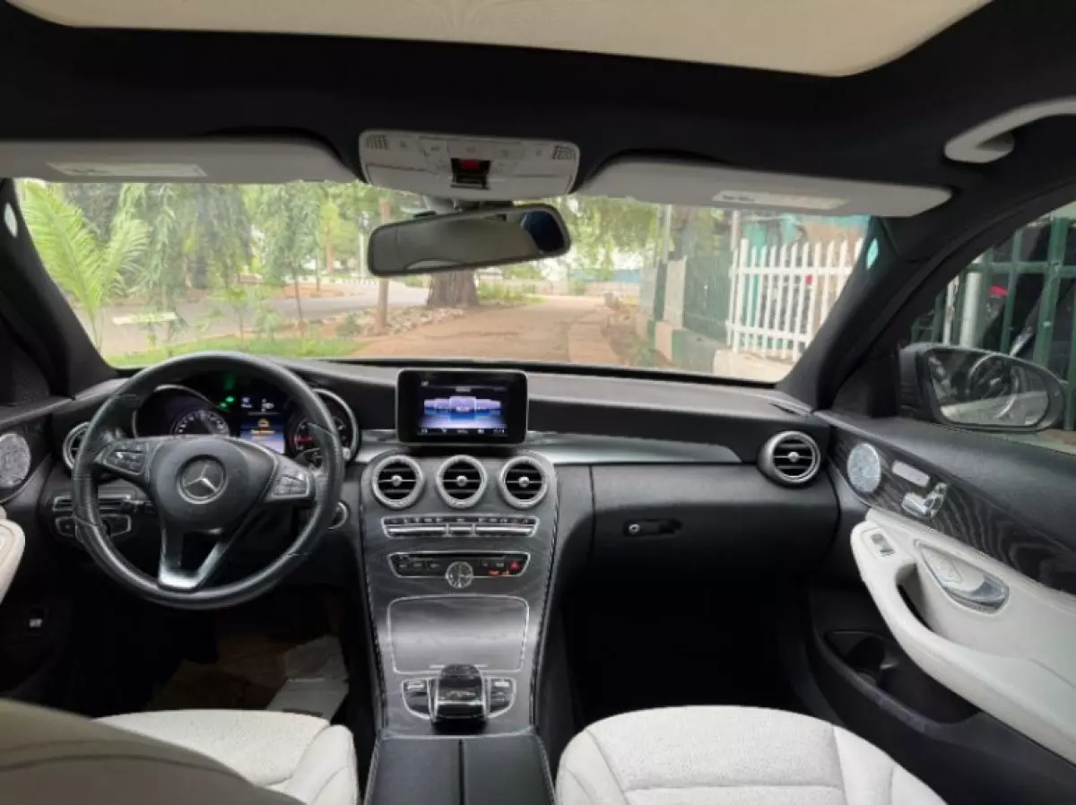 interiorFront