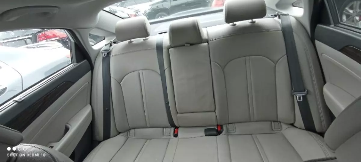 interiorBack