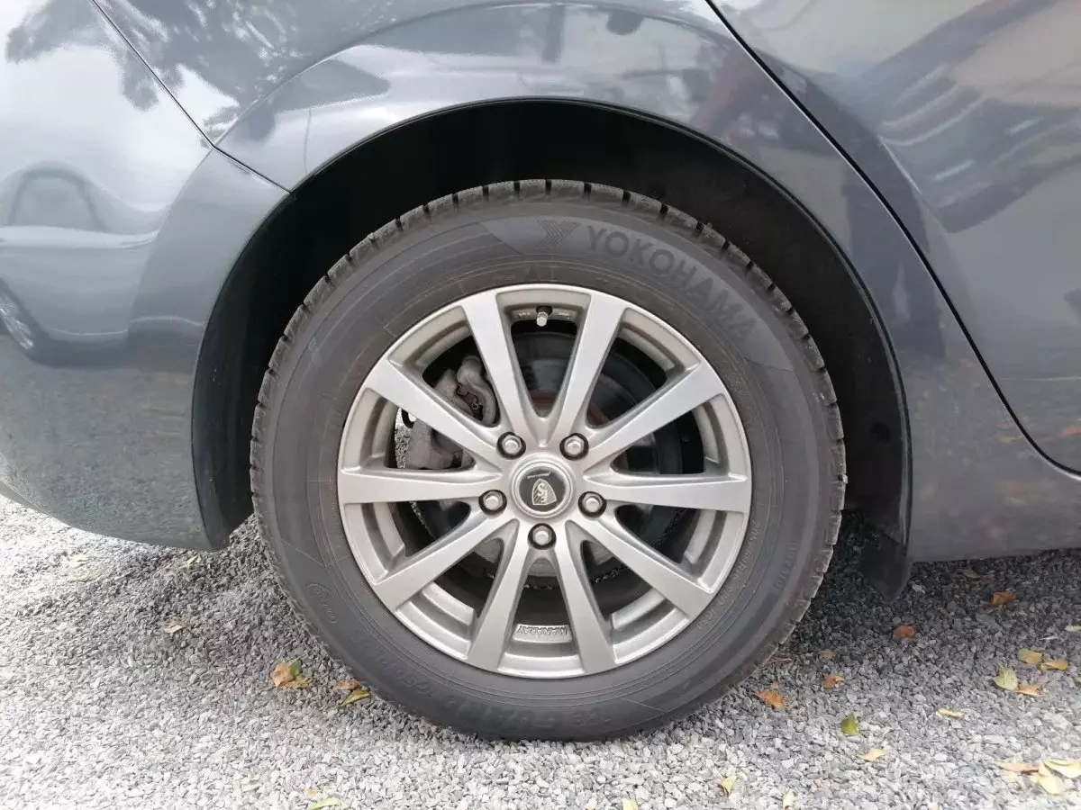 tyre1