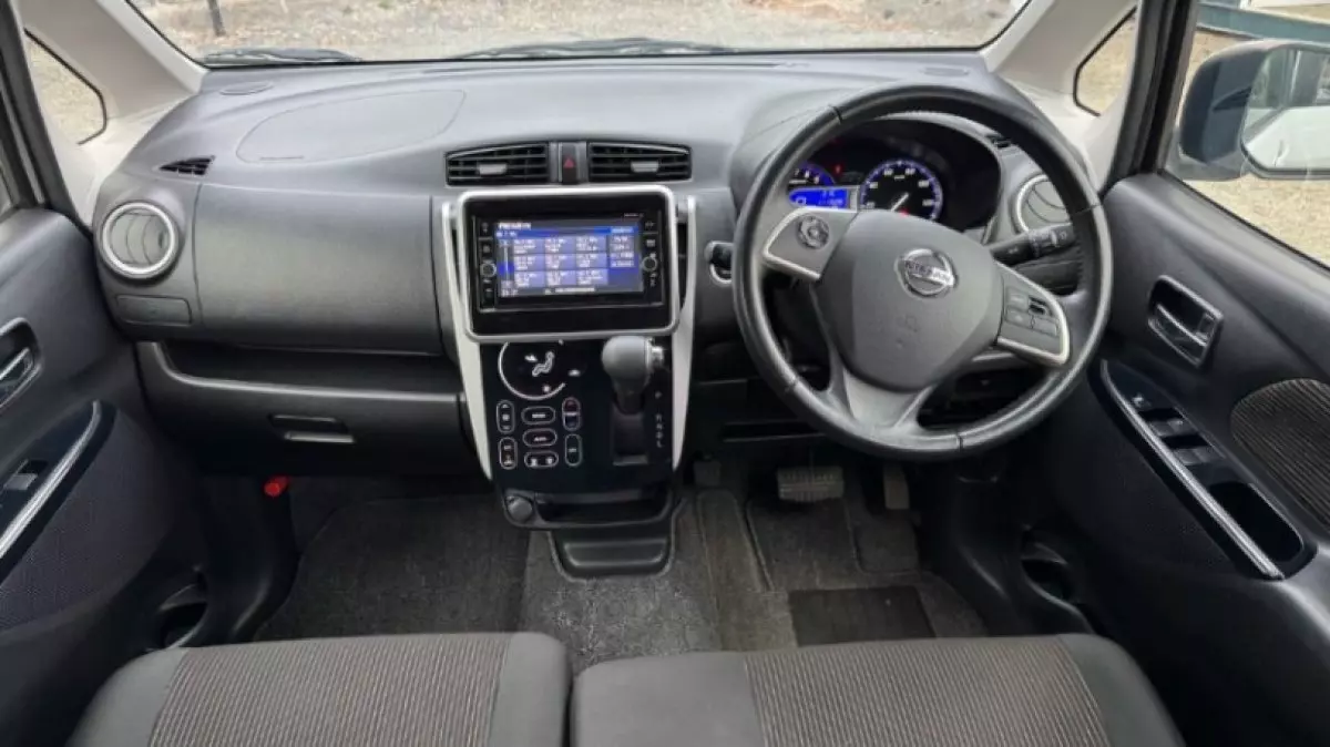interiorFront