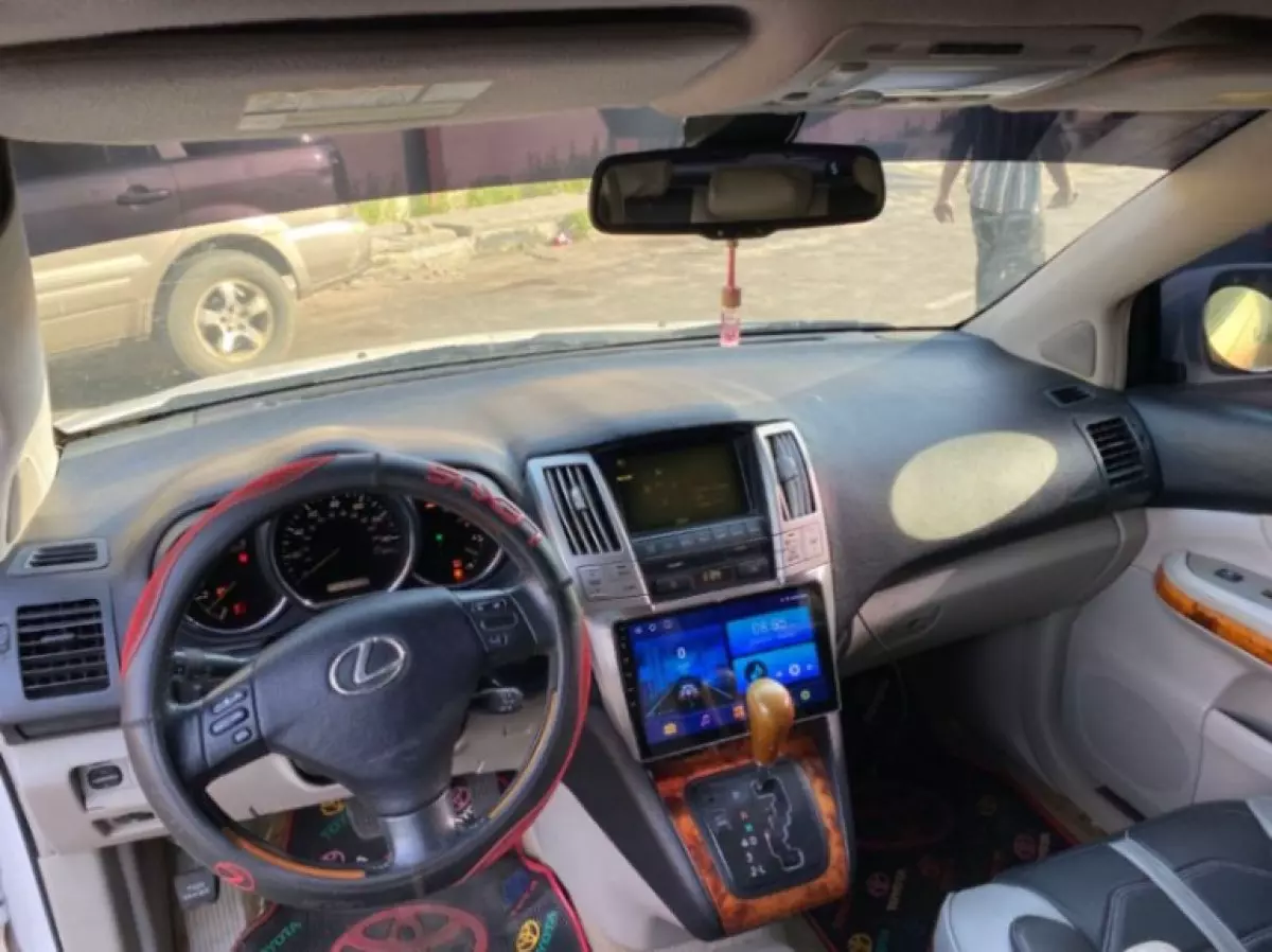 interiorFront