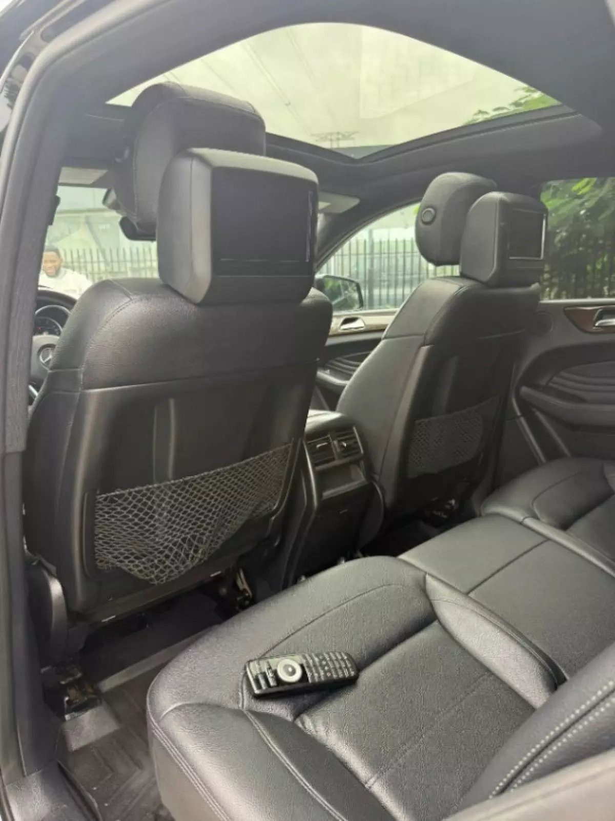 interiorBack