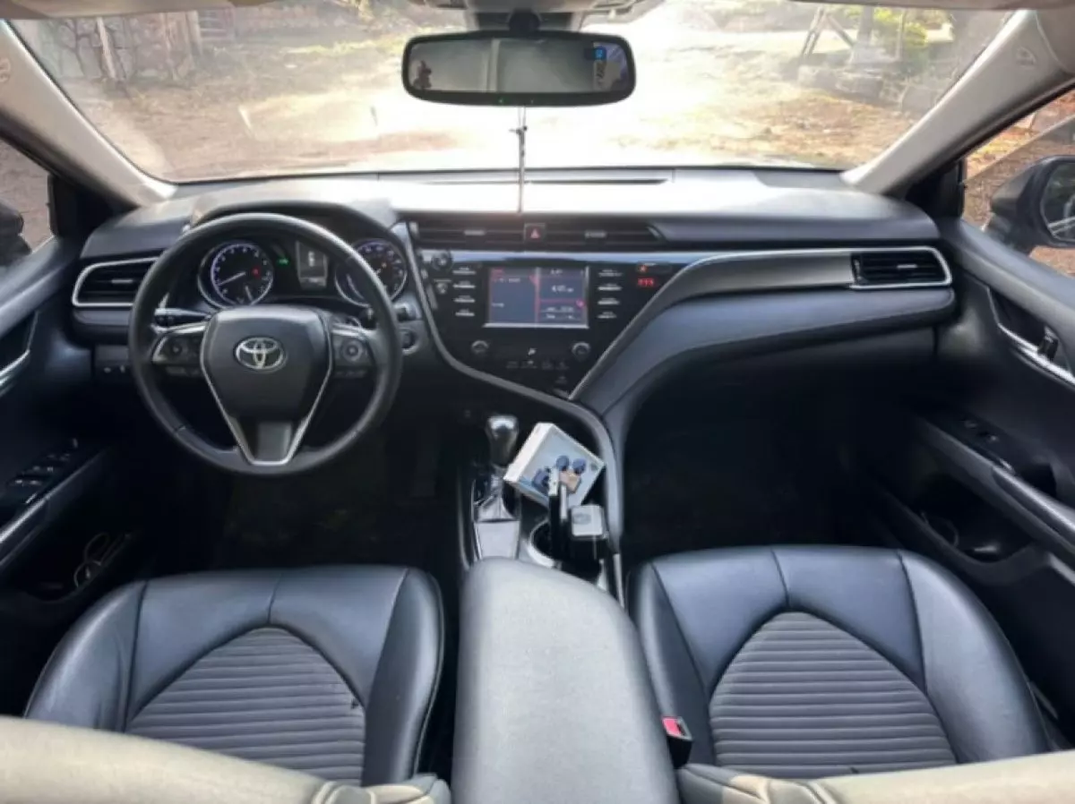 interiorFront