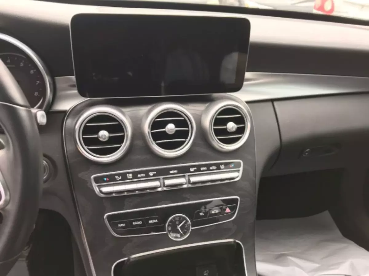 interiorFront