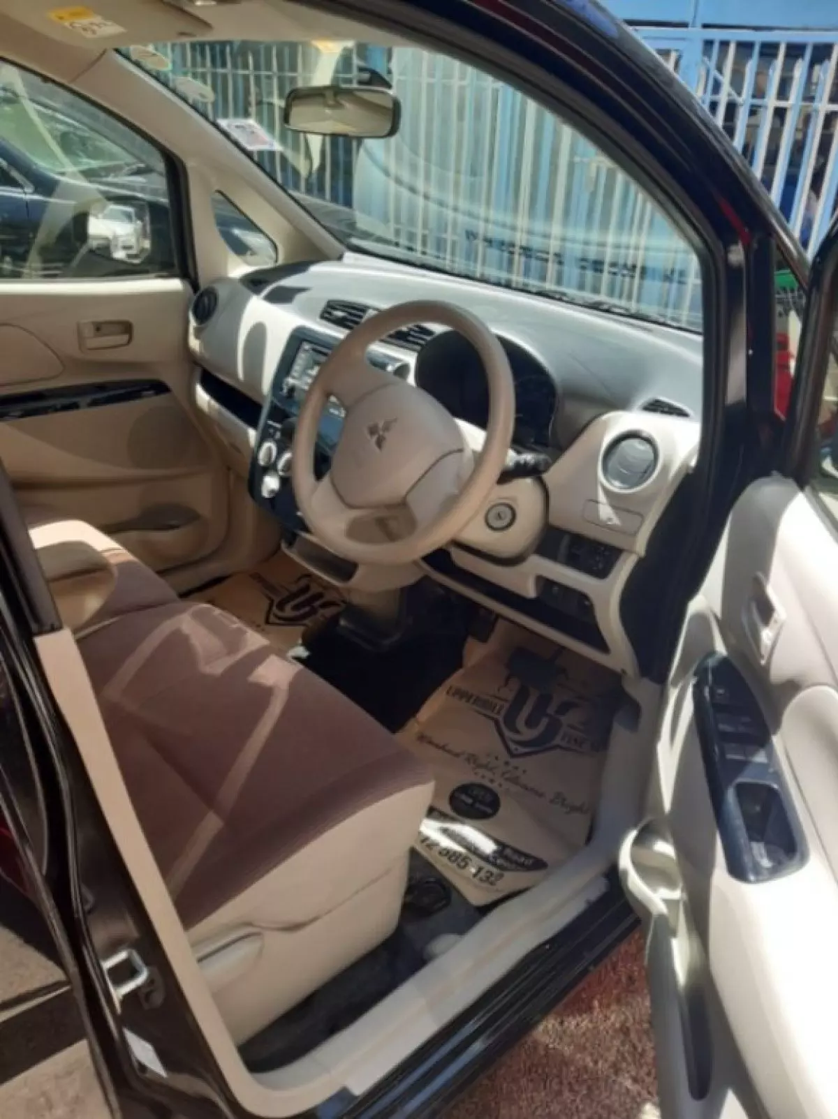 interiorFront