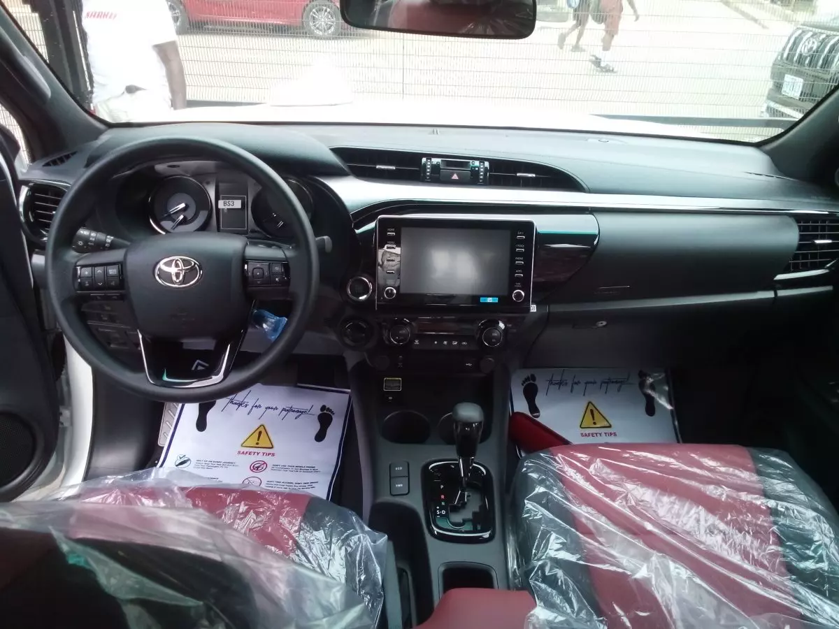 interiorFront
