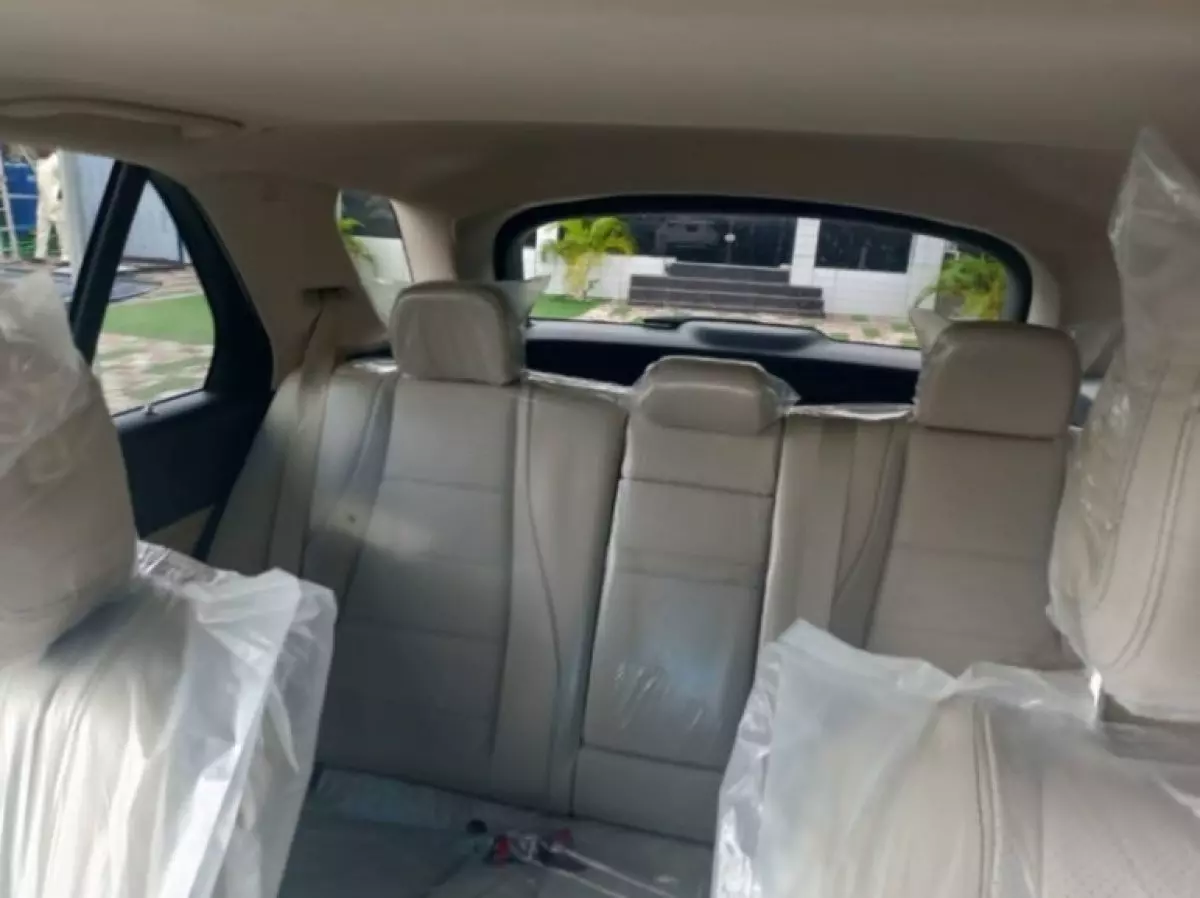 interiorBack