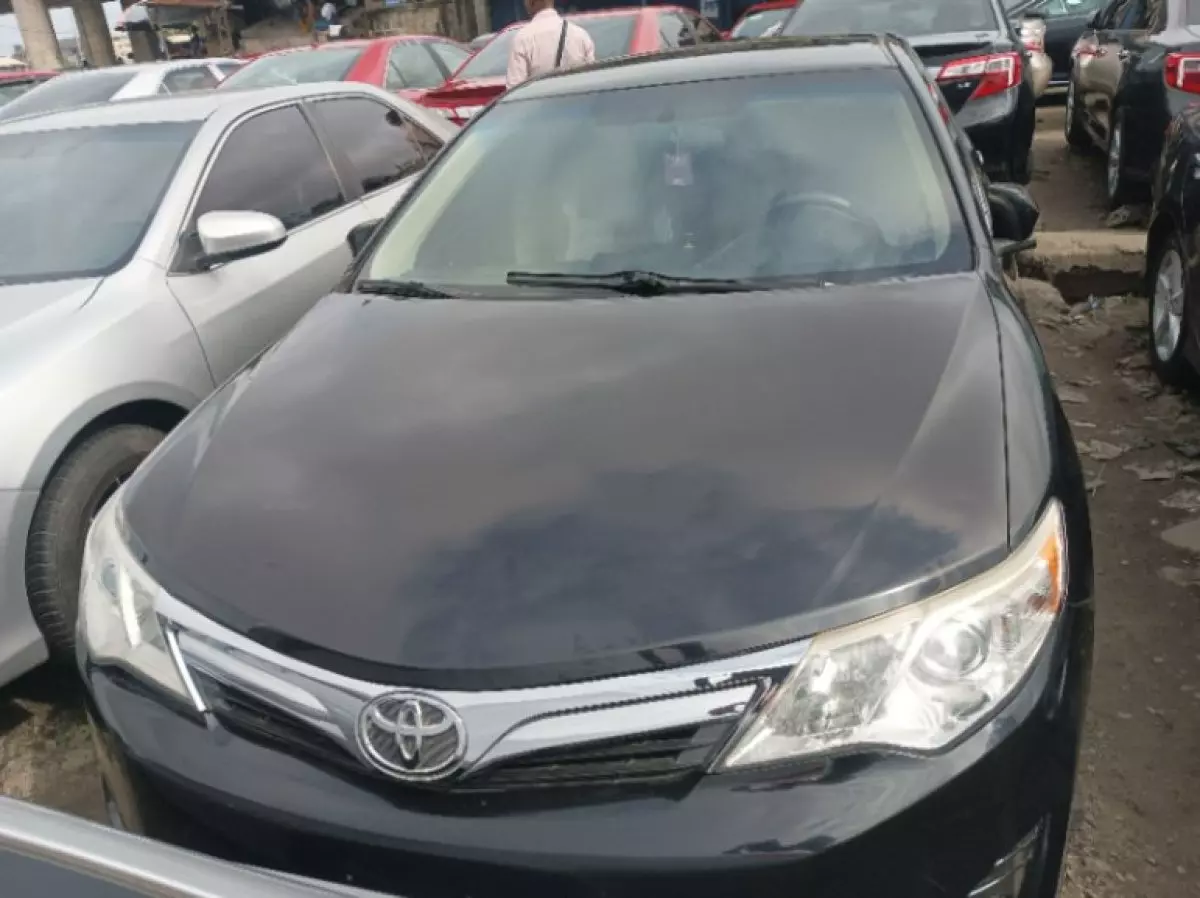 Toyota camry - 2012