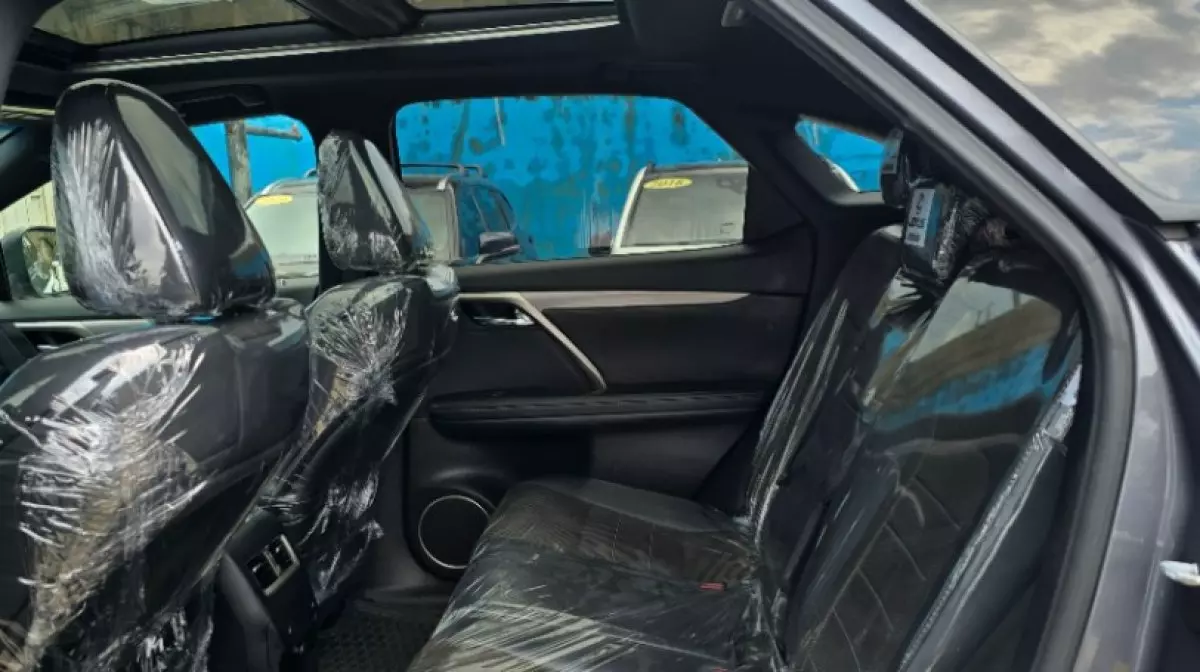 interiorBack