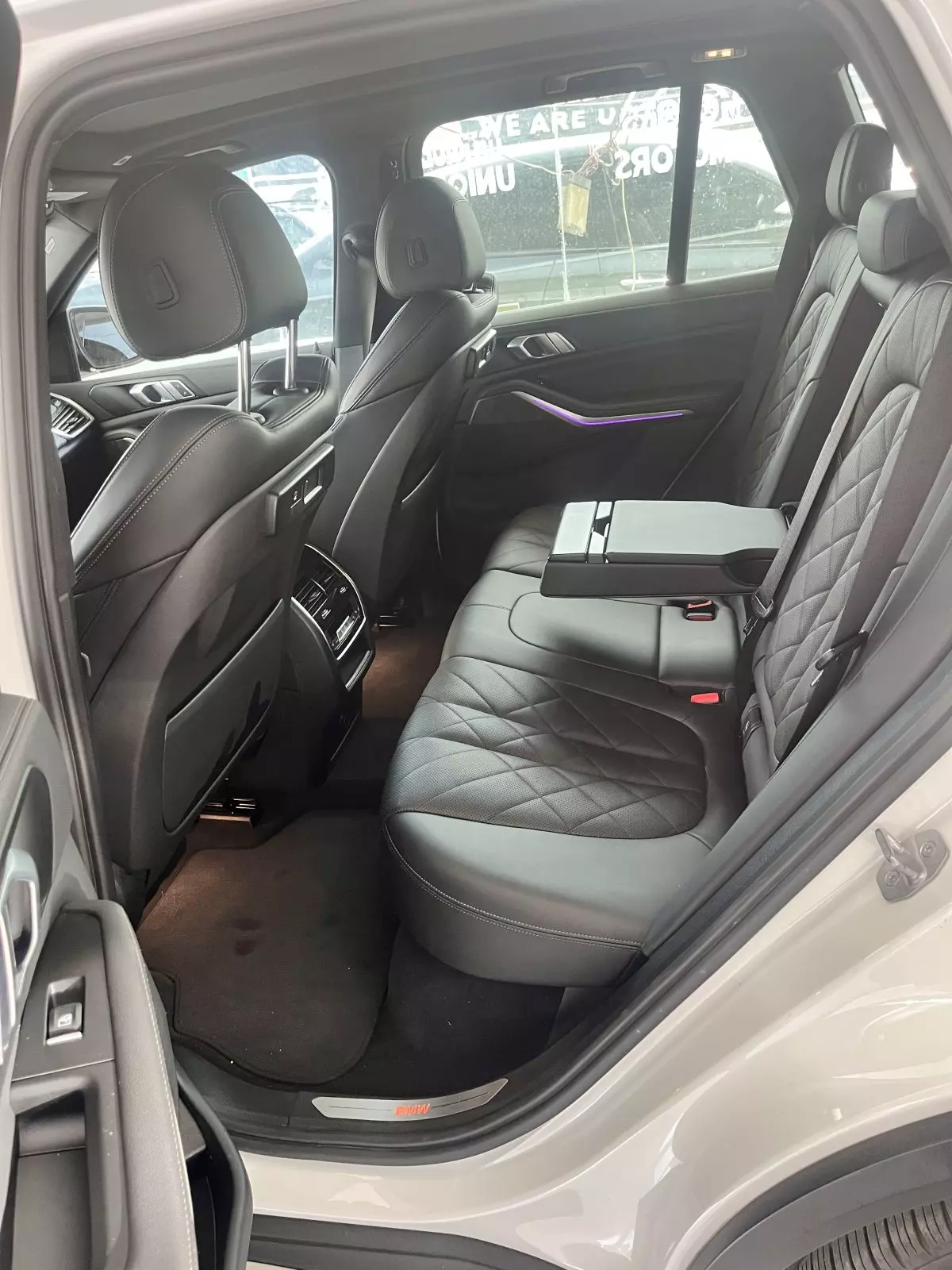 interiorBack