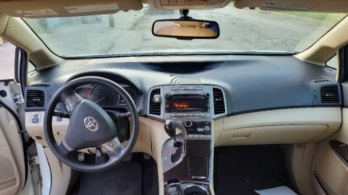 interiorFront
