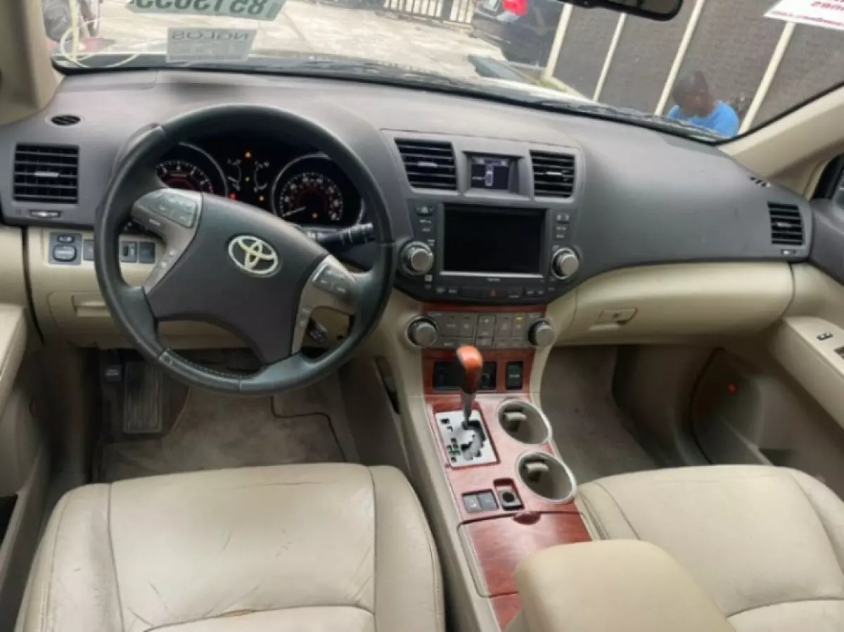 interiorBack