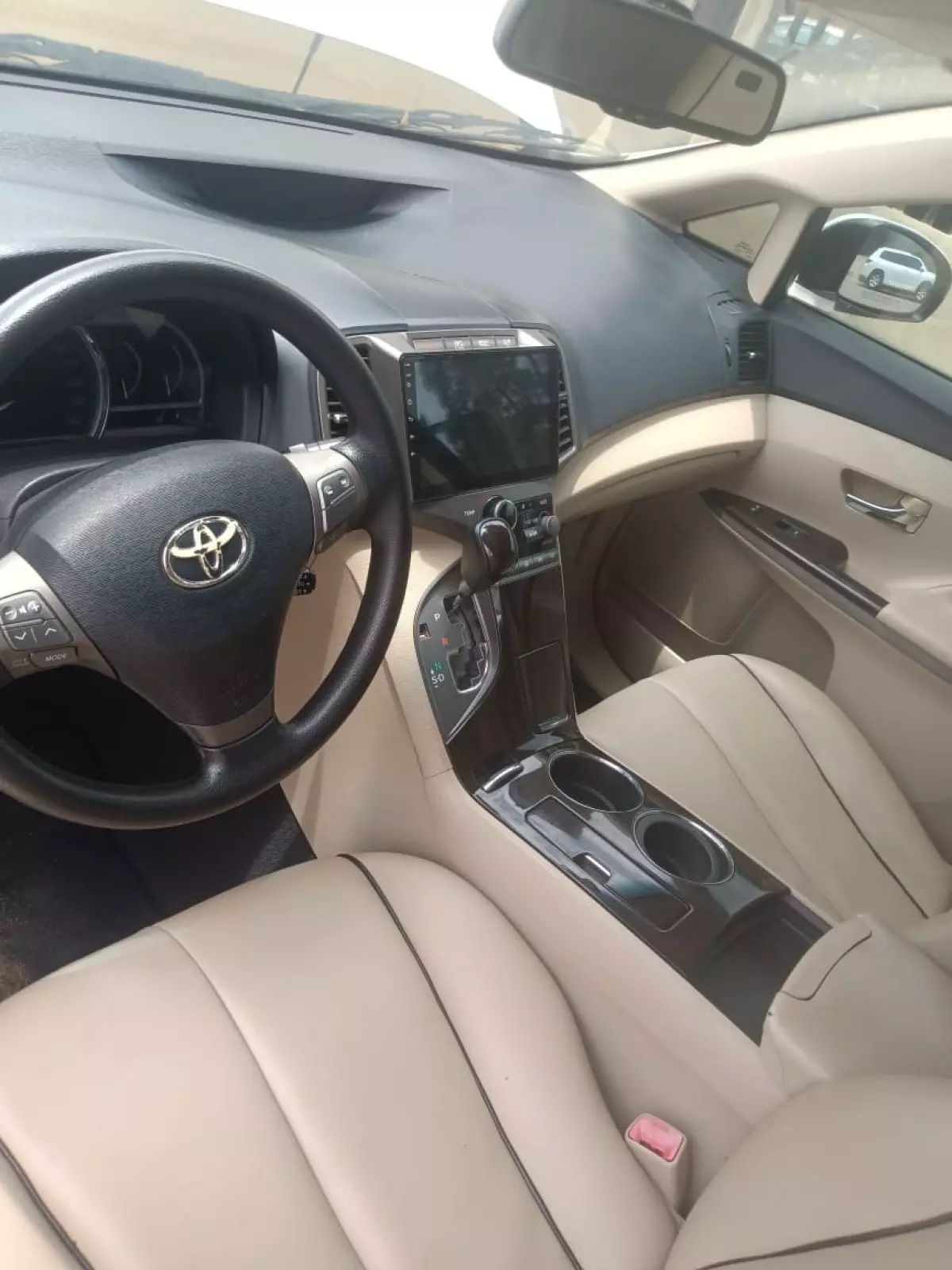 interiorFront
