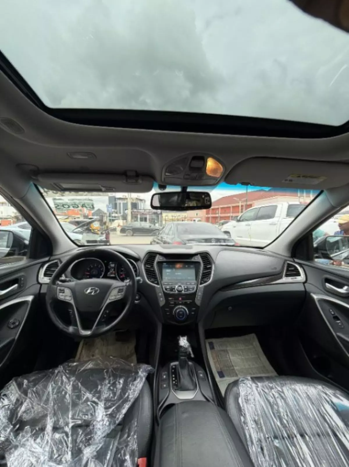 interiorFront