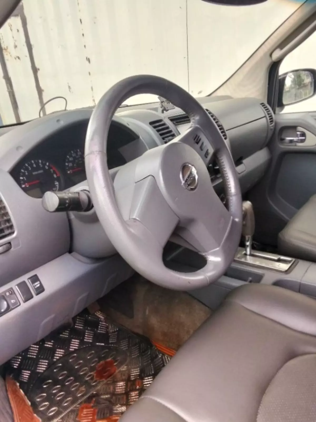 interiorFront