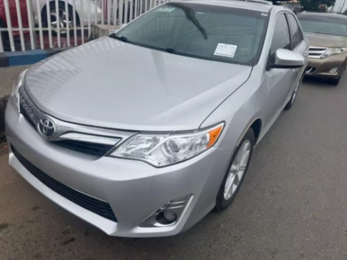 Toyota Camry - 2012