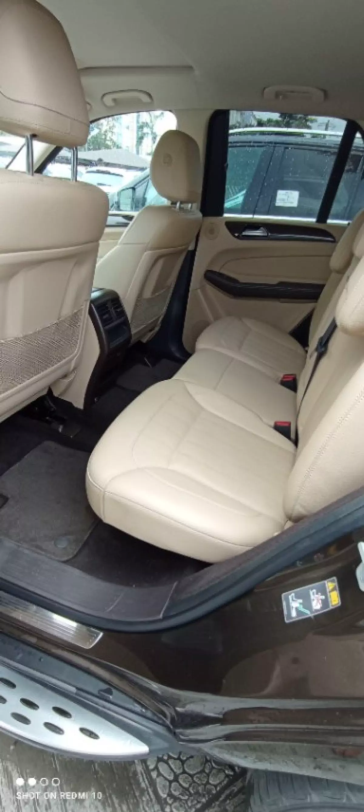 interiorBack