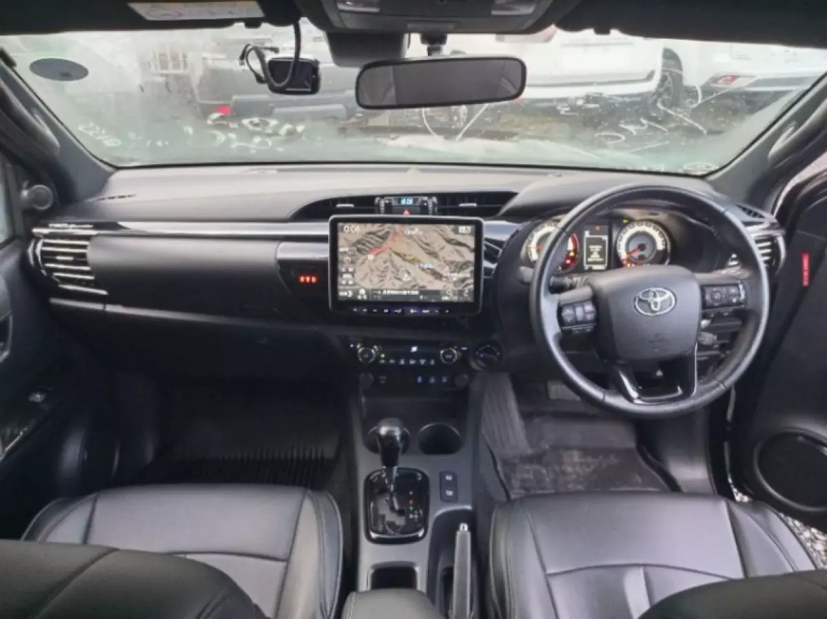 interiorFront
