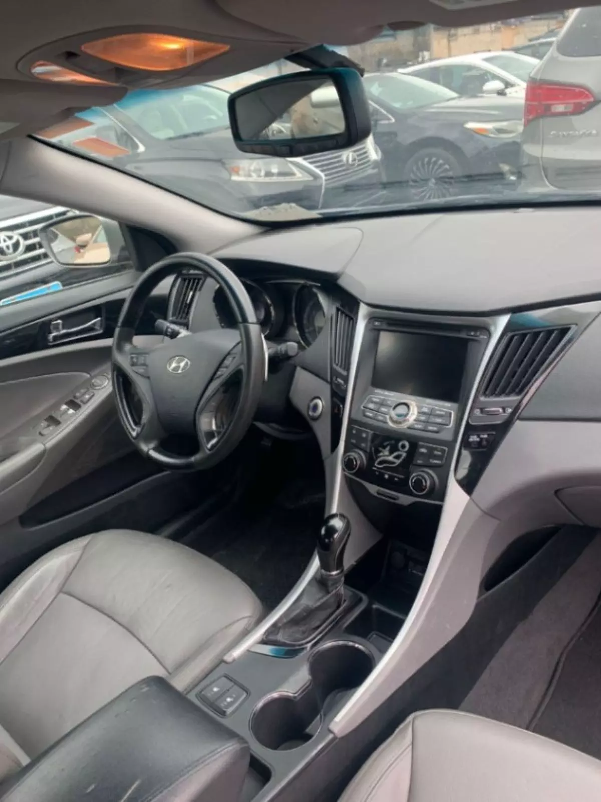 interiorFront