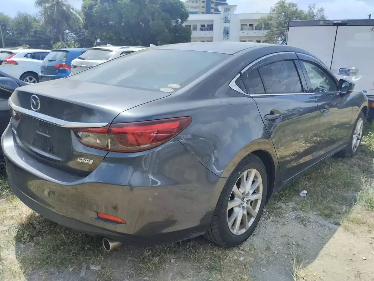 car Right Back
