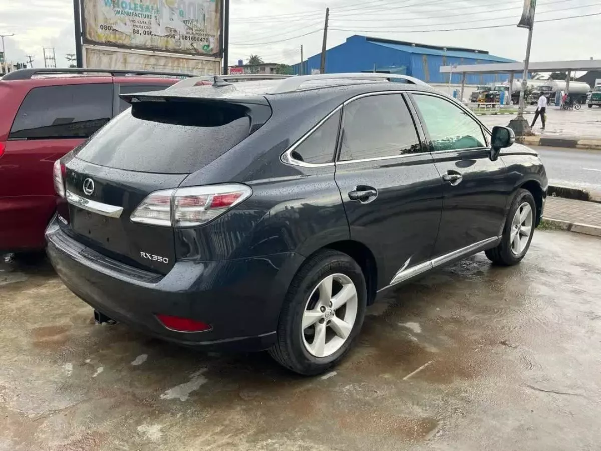 car Right Back