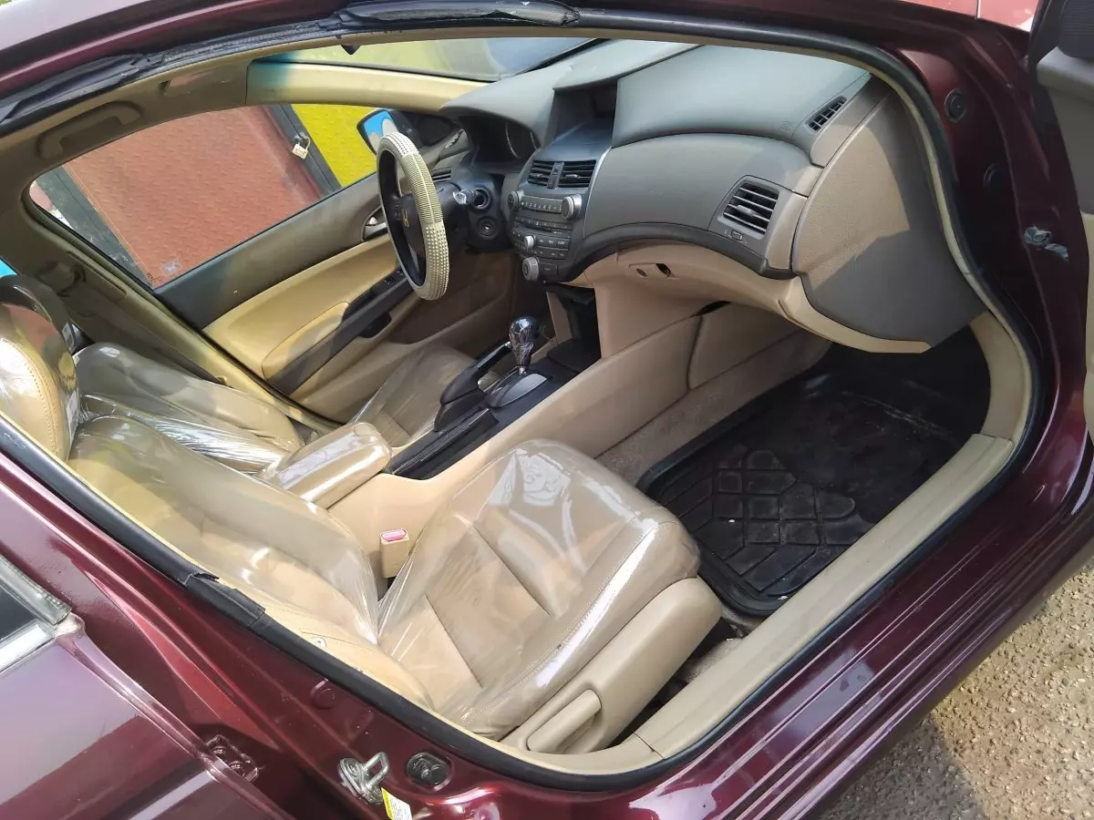 interiorFront