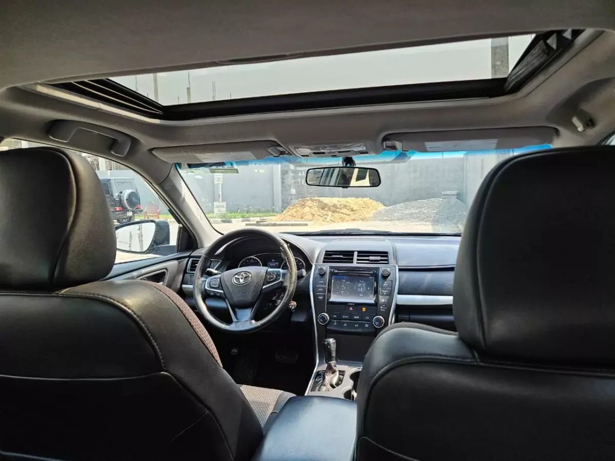 interiorFront