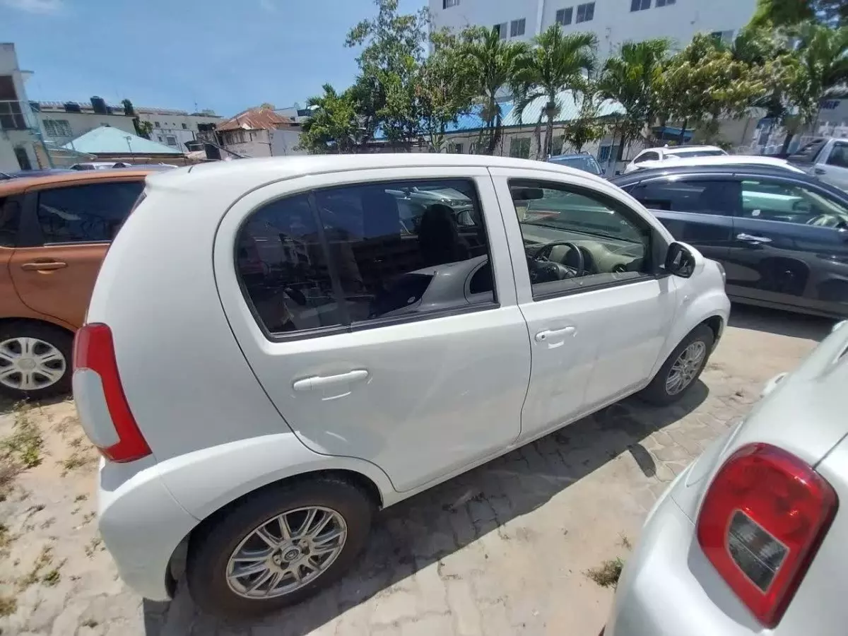 car Right Back