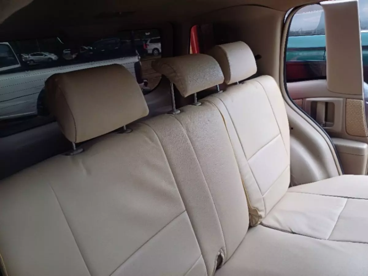 interiorBack