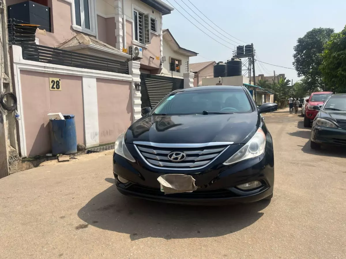 Hyundai Sonata - 2011