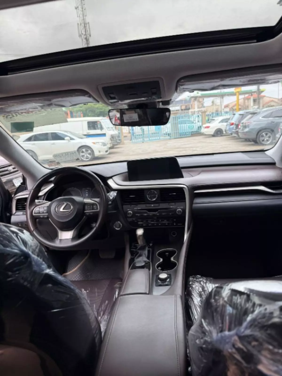 interiorFront