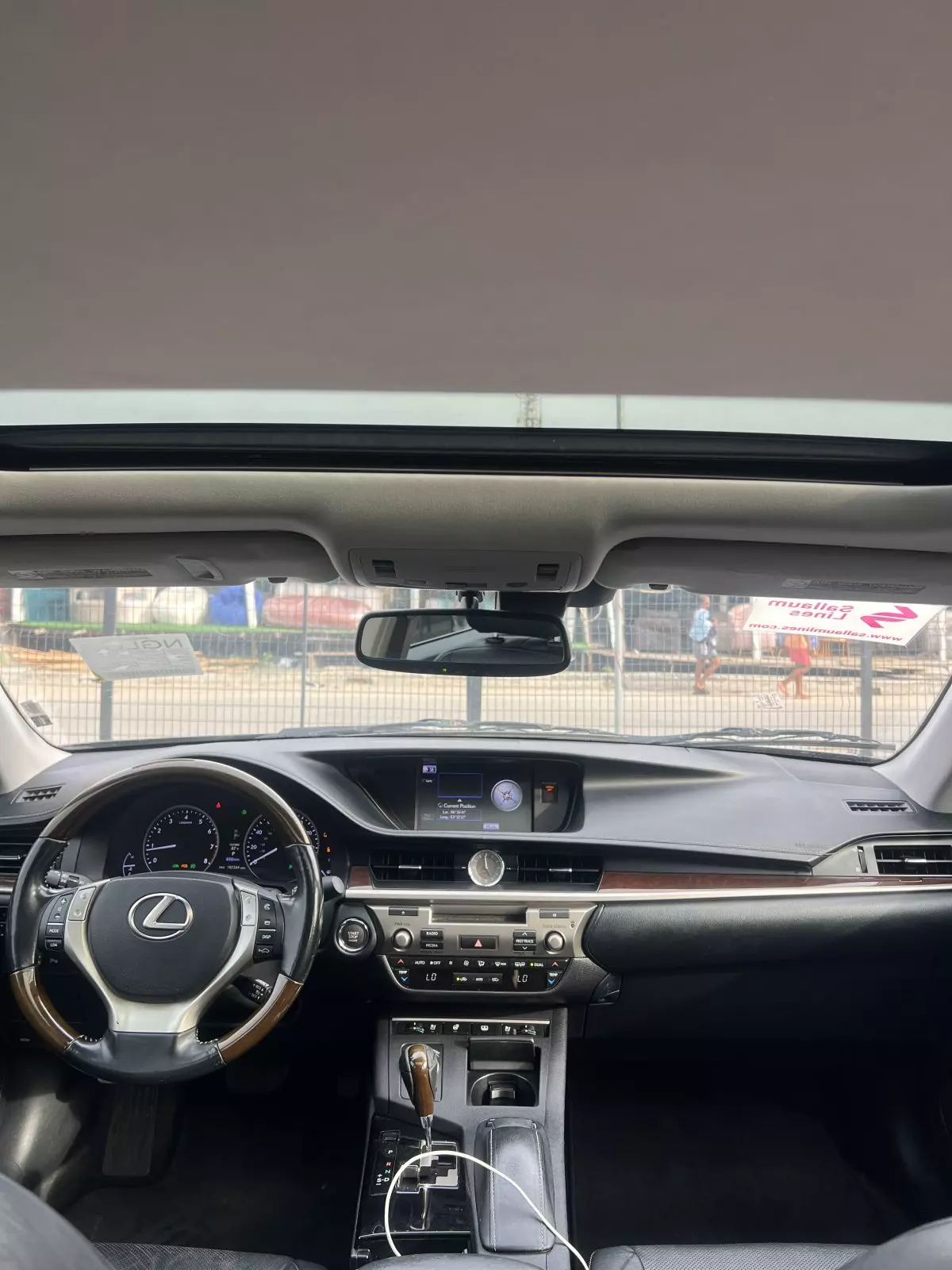 interiorFront