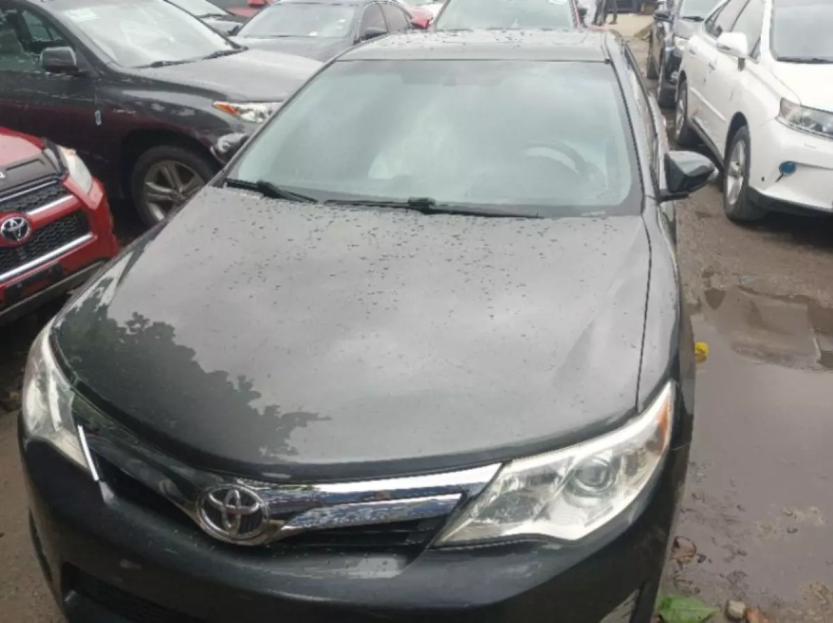 Toyota camry - 2012