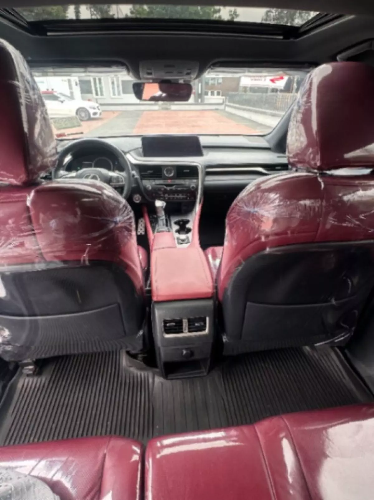 interiorFront