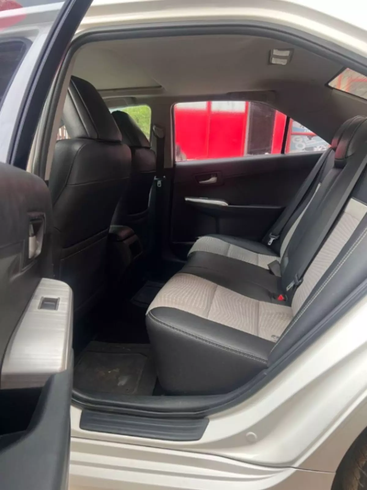 interiorBack