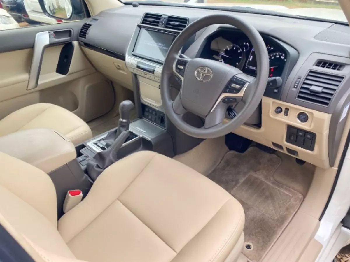 interiorFront