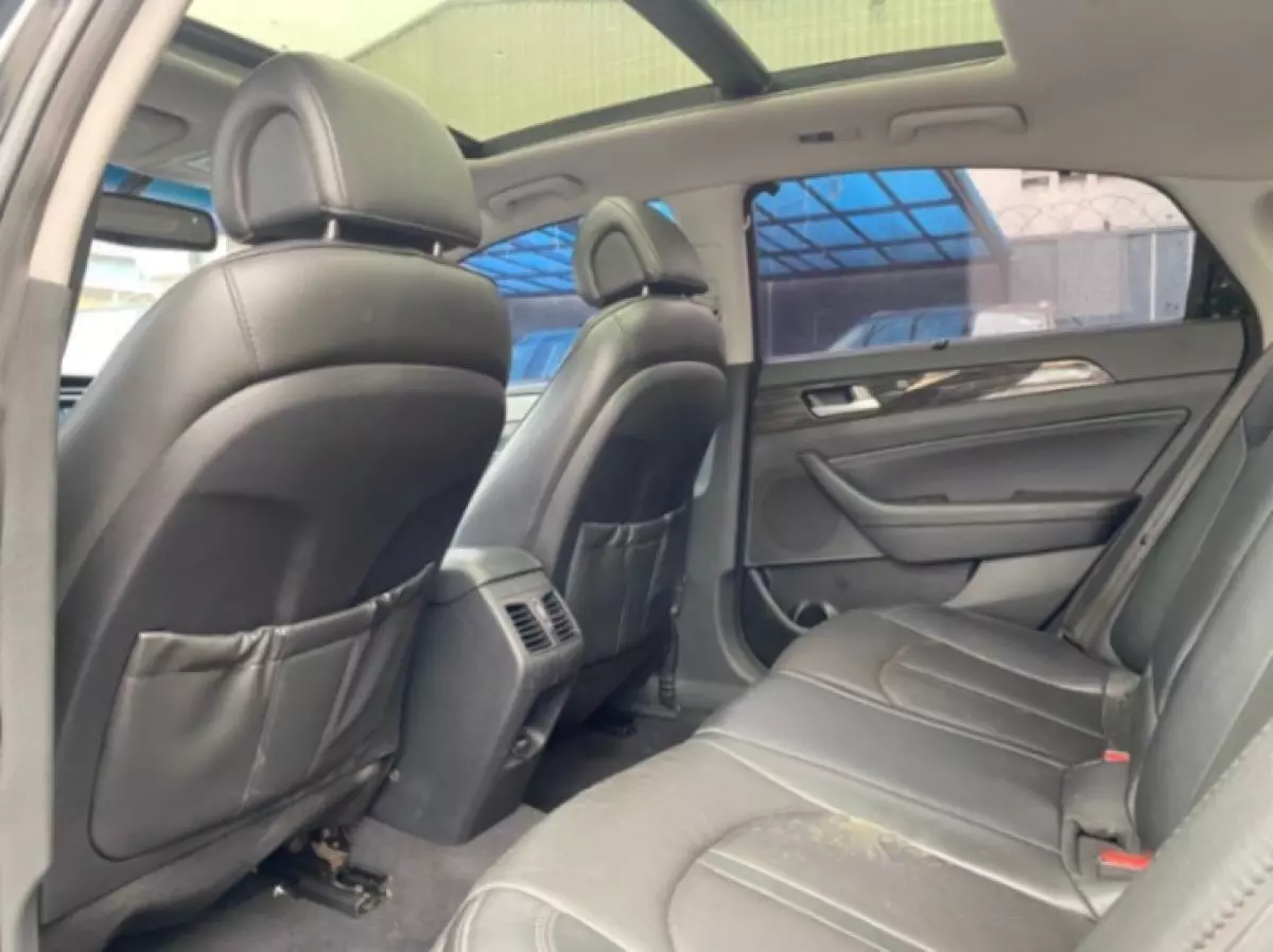interiorBack