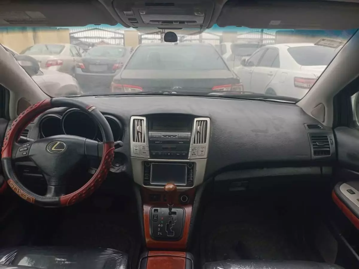 interiorFront