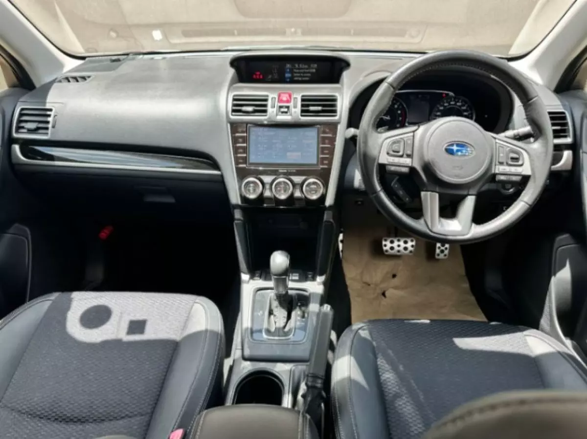 interiorFront