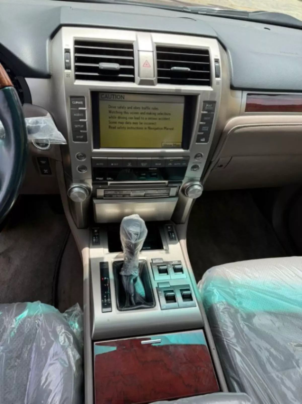interiorFront