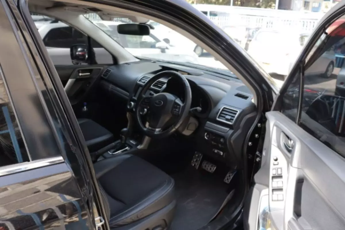 interiorFront