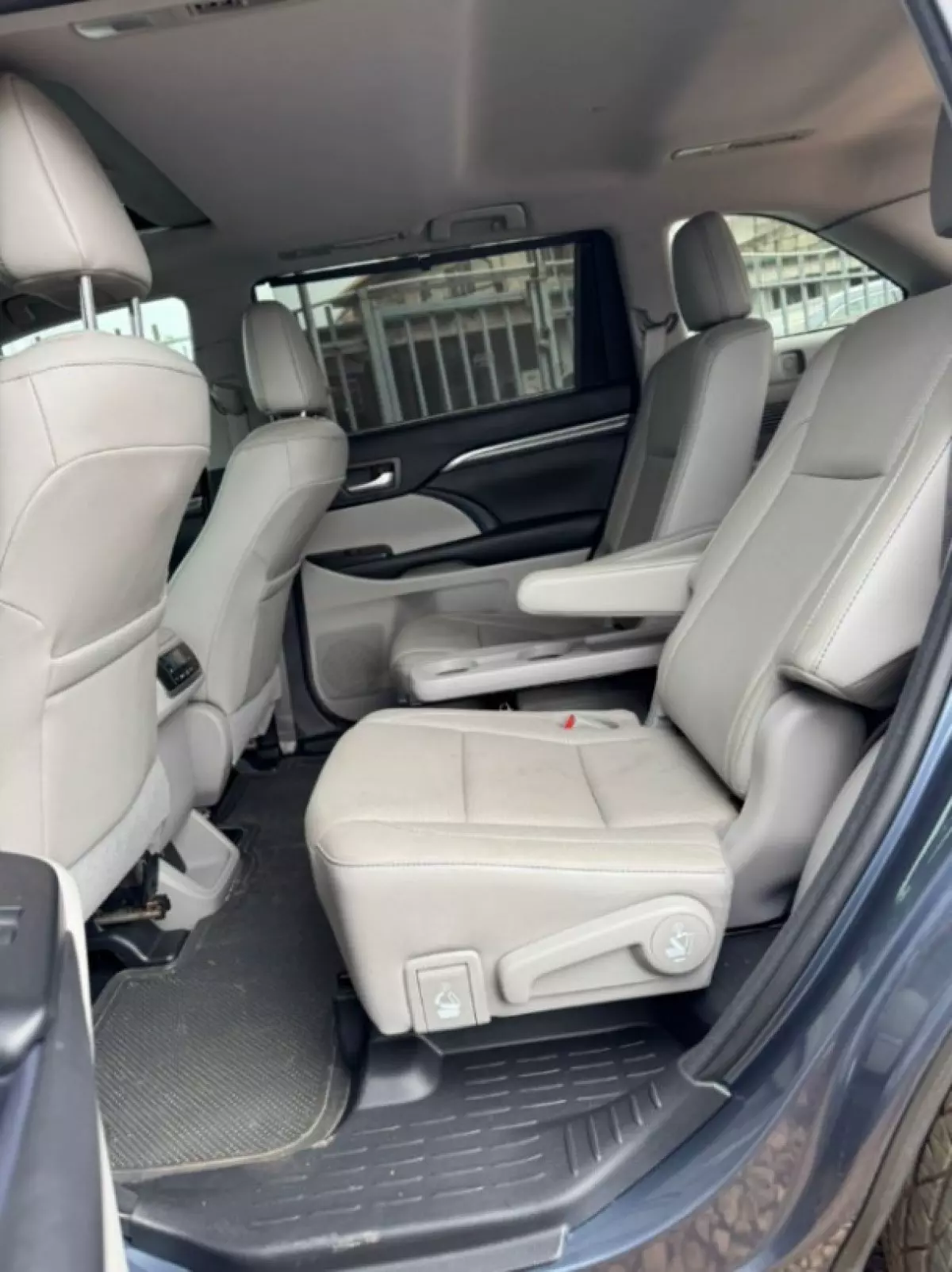 interiorBack